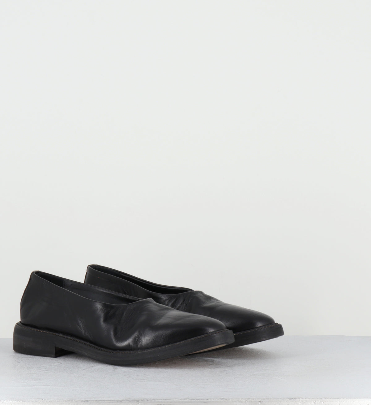 Ballerines japonaises en cuir noir - MORPUMP BLACK SHEEP