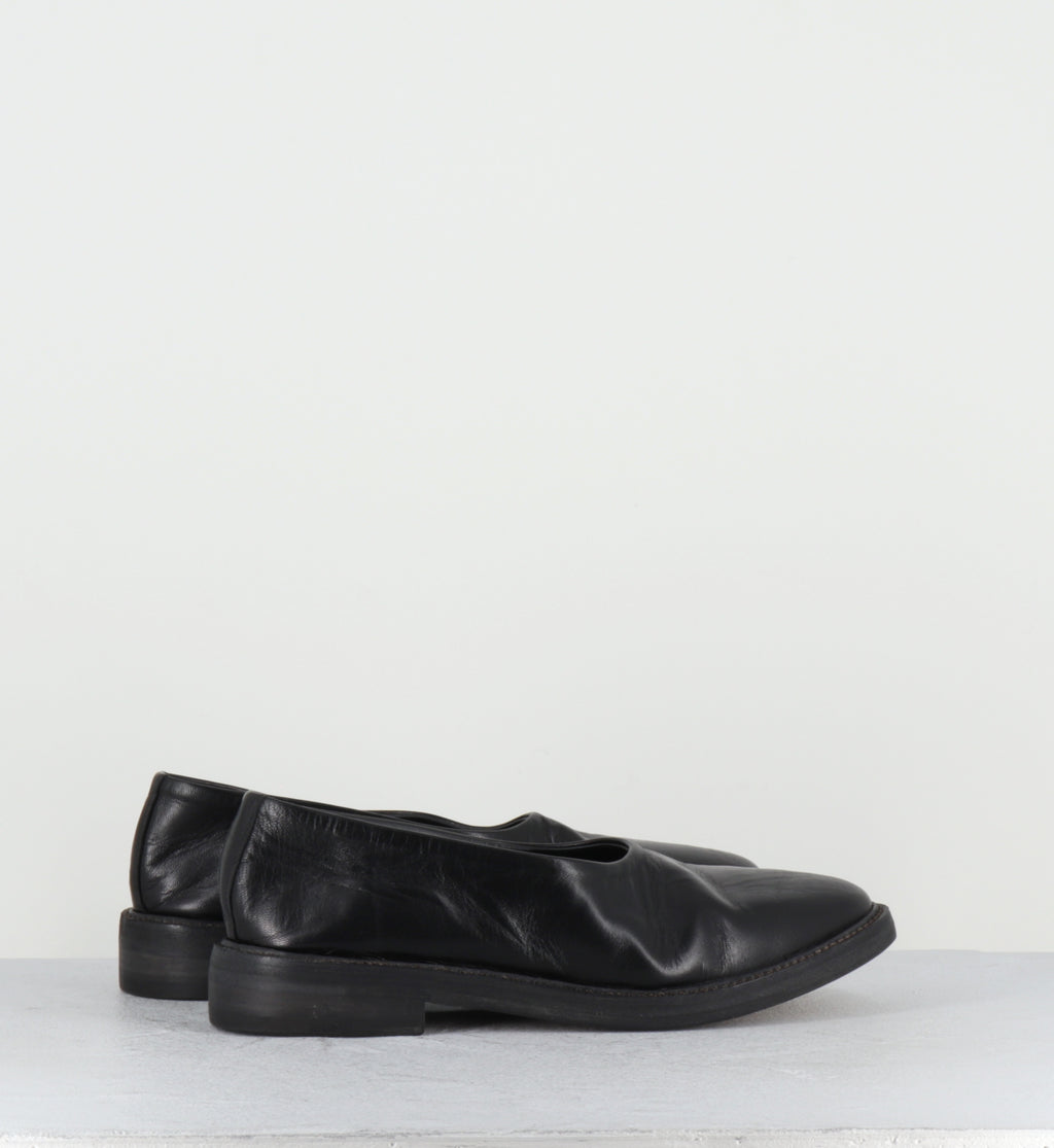 Ballerines japonaises en cuir noir - MORPUMP BLACK SHEEP