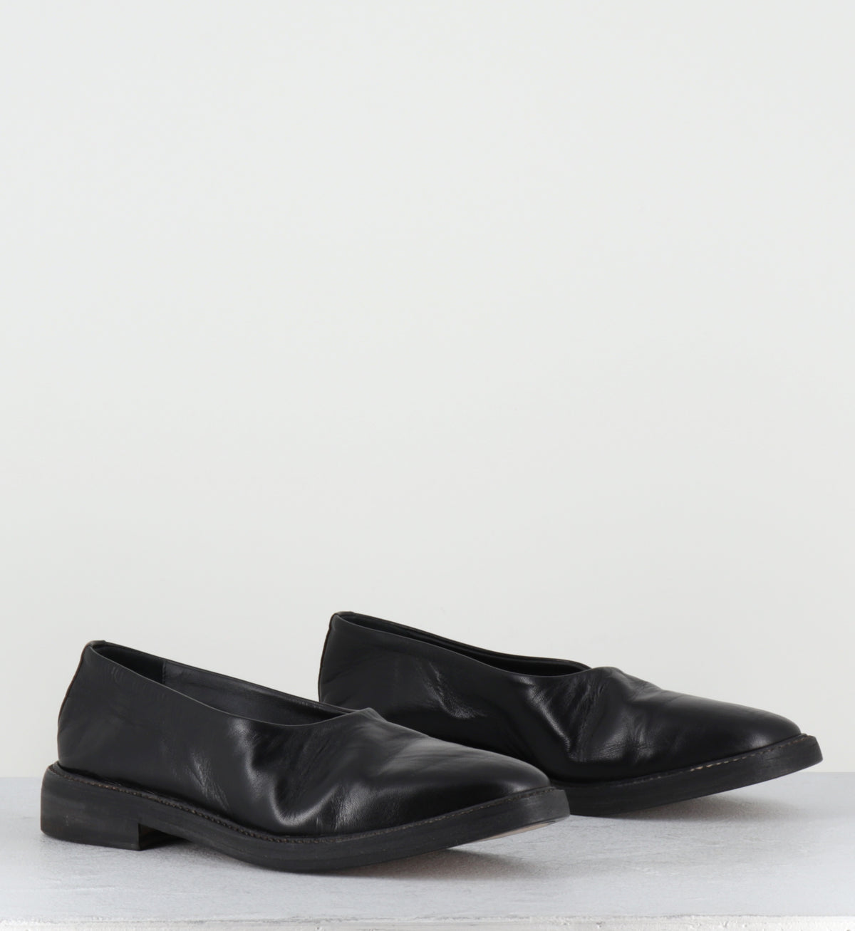 Ballerines japonaises en cuir noir - MORPUMP BLACK SHEEP
