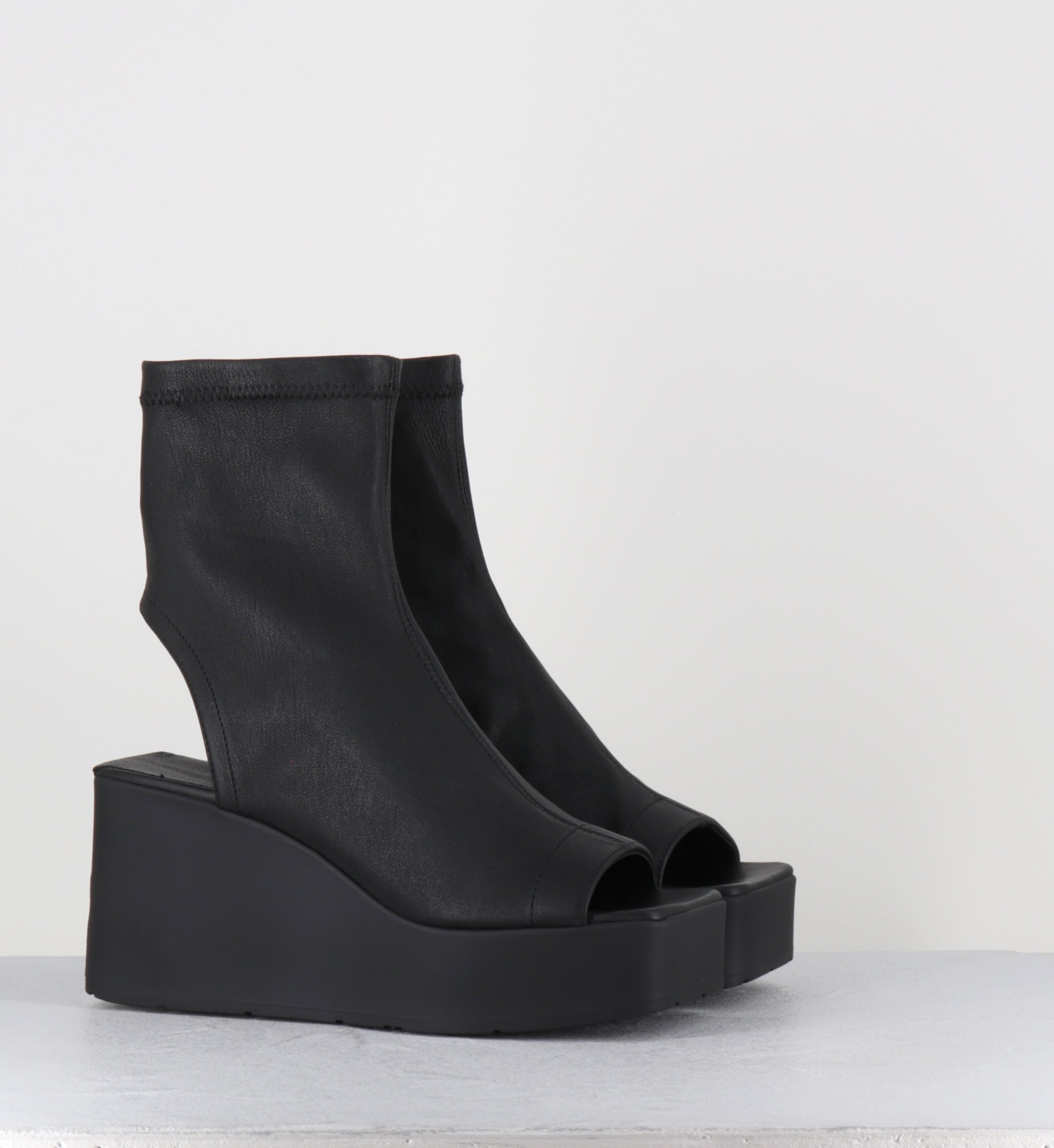 Sandales compensées en cuir noir - 1K5452D FICTION BLACK