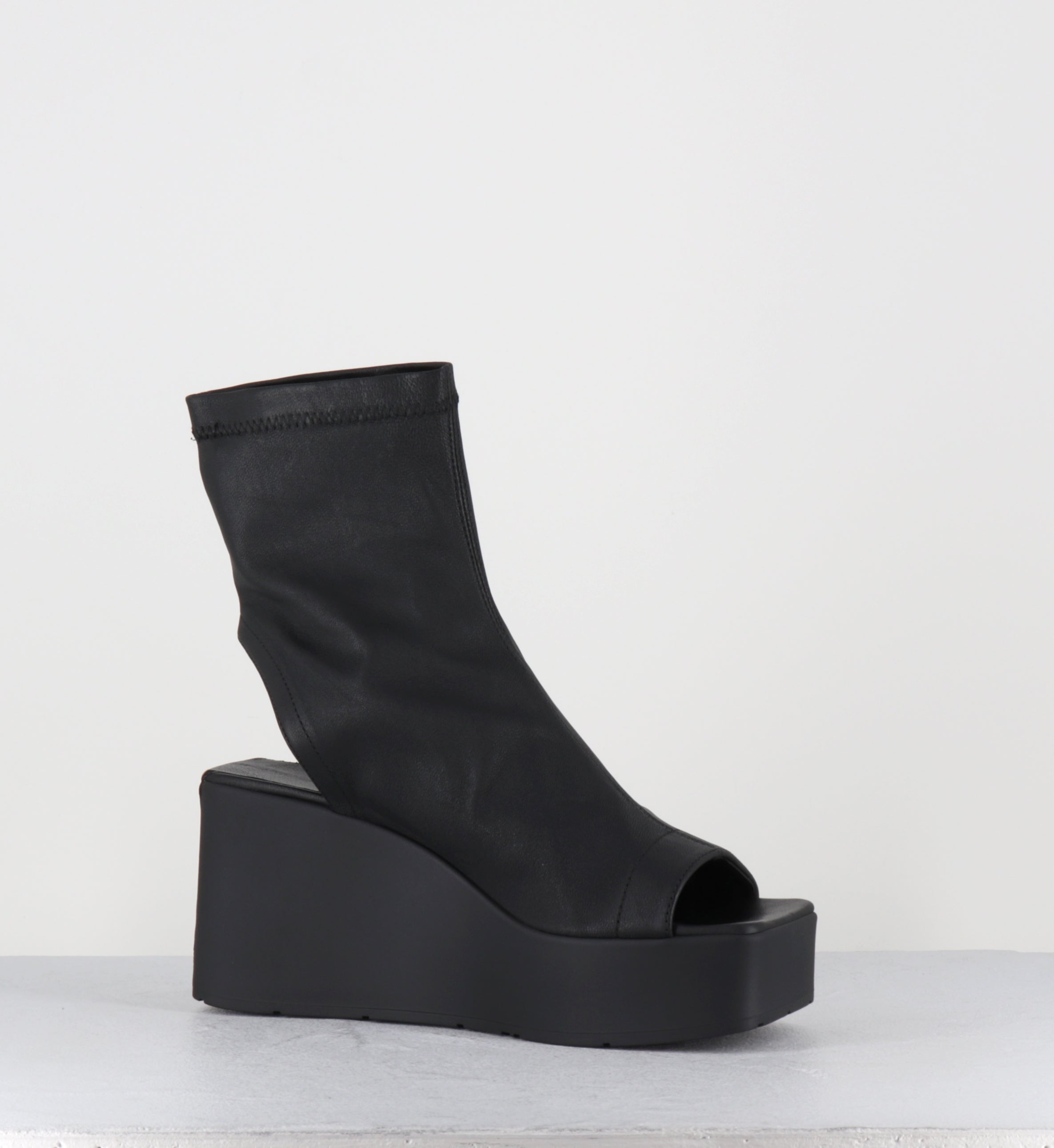 Sandales compensées en cuir noir - 1K5452D FICTION BLACK