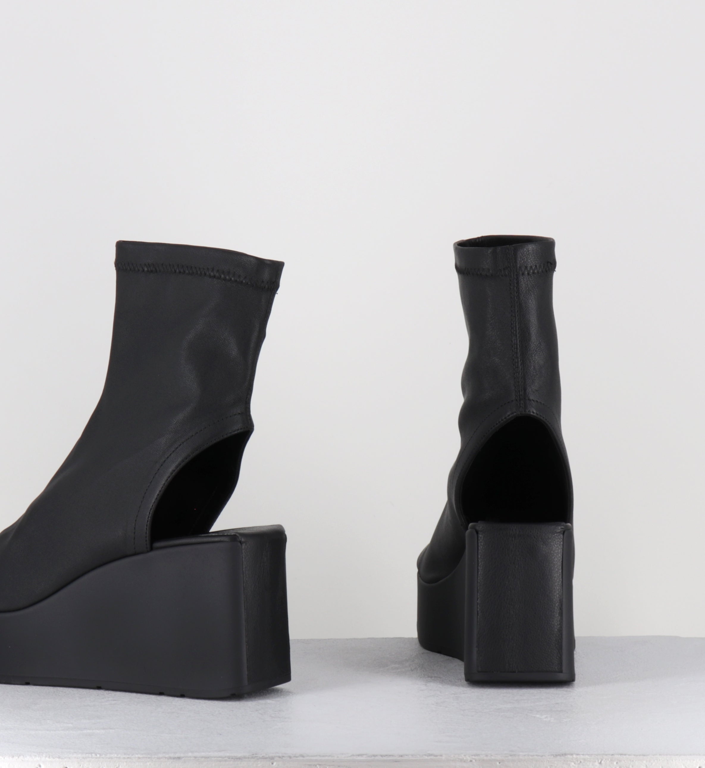 Sandales compensées en cuir noir - 1K5452D FICTION BLACK