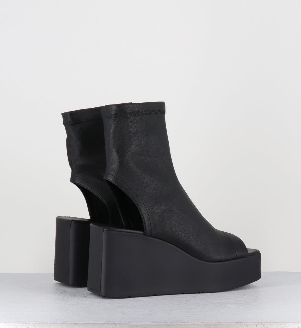Sandales compensées en cuir noir - 1K5452D FICTION BLACK