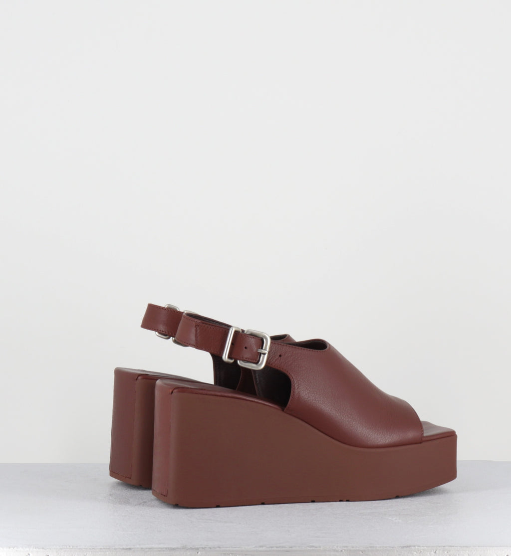 Sandales copensées en cuir marron - 1K5454D TRAVEL EBANO