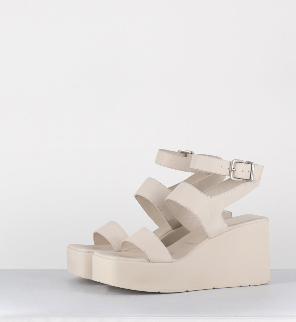 Sandales compensées en cuir blanc - 1K5456D TRAVEL OSSO