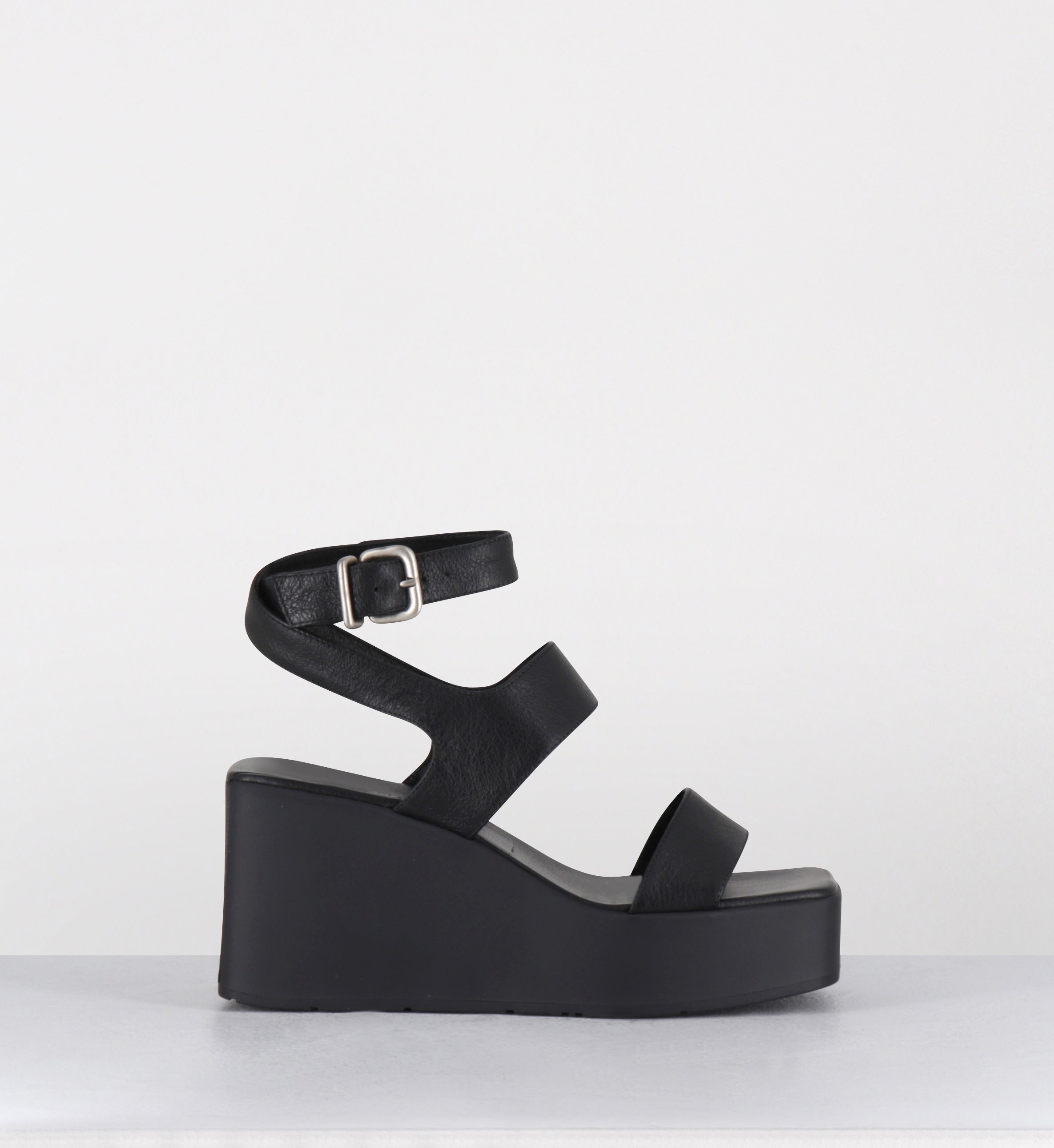 Sandales compensées en cuir noir - 1K5456D TRAVEL BLACK