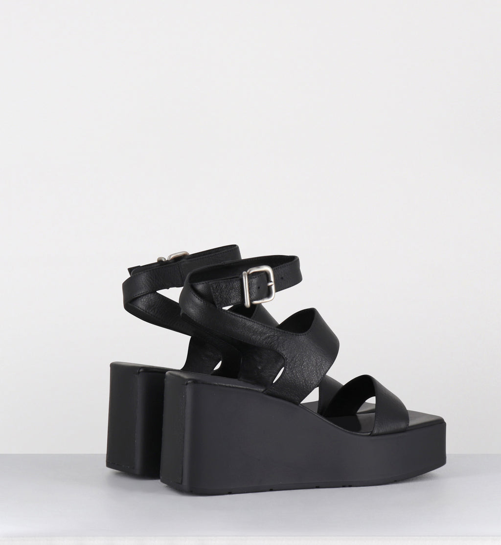 Sandales compensées en cuir noir - 1K5456D TRAVEL BLACK