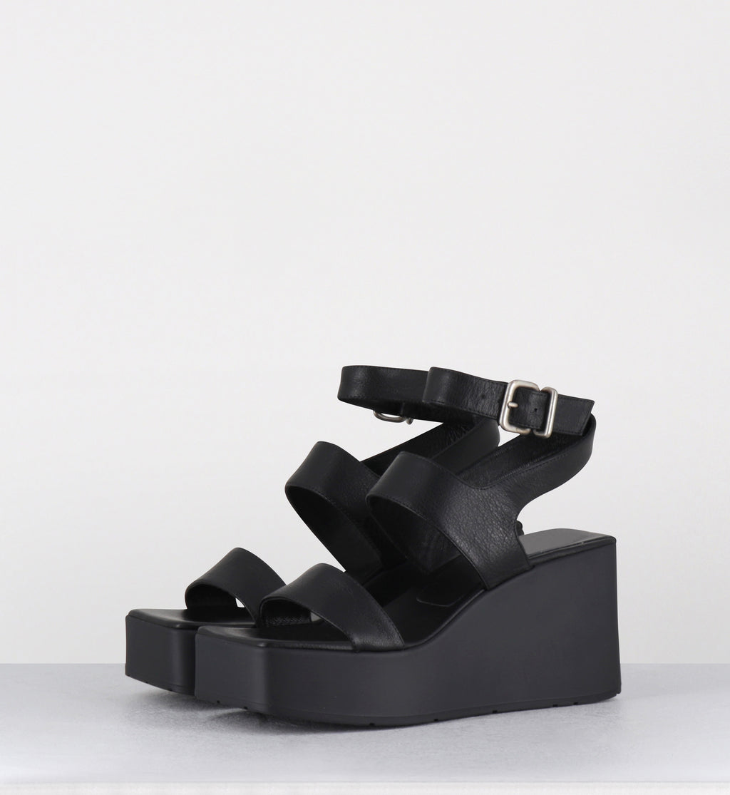 Sandales compensées en cuir noir - 1K5456D TRAVEL BLACK