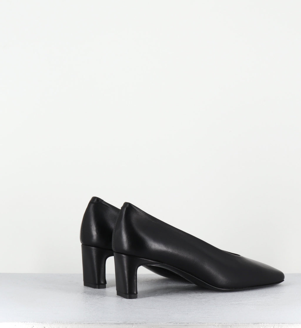 SANTI BLACK COWHIDE