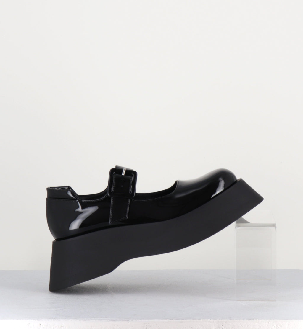 CORA VERNICE NERO