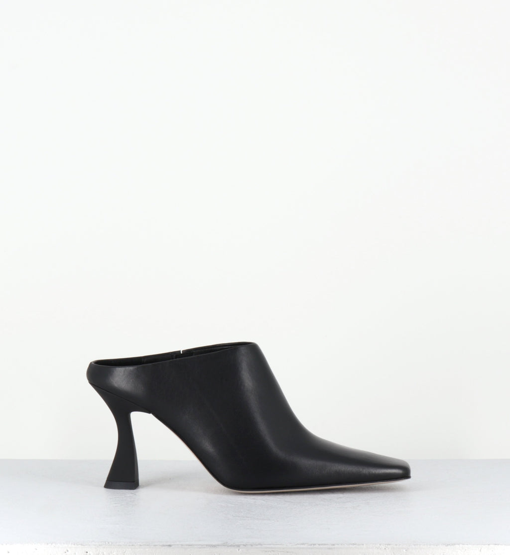 MANUELA BLACK MULES