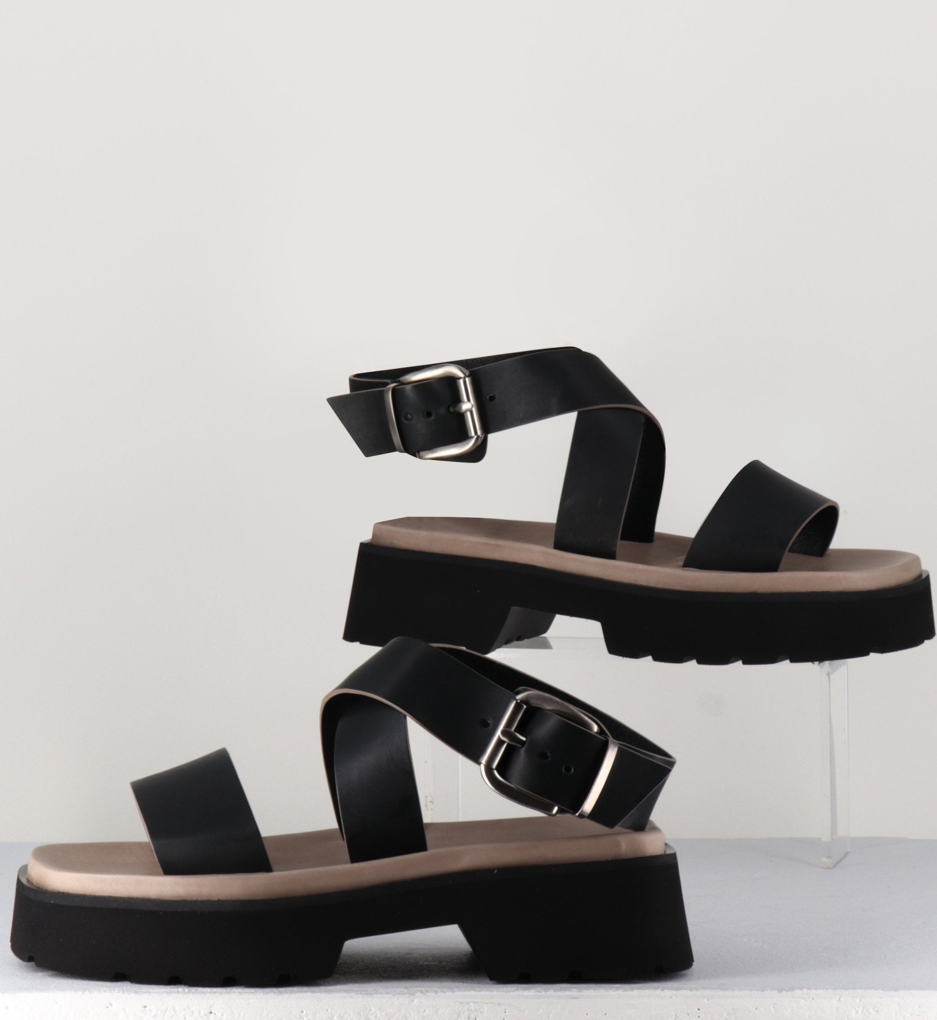 PE7426 NERO