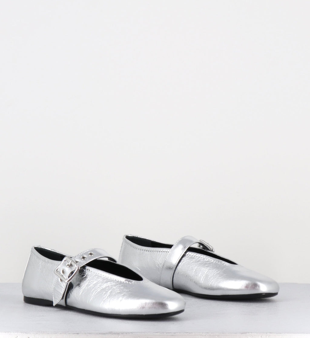 SHAKILA SCRATCH SILVER