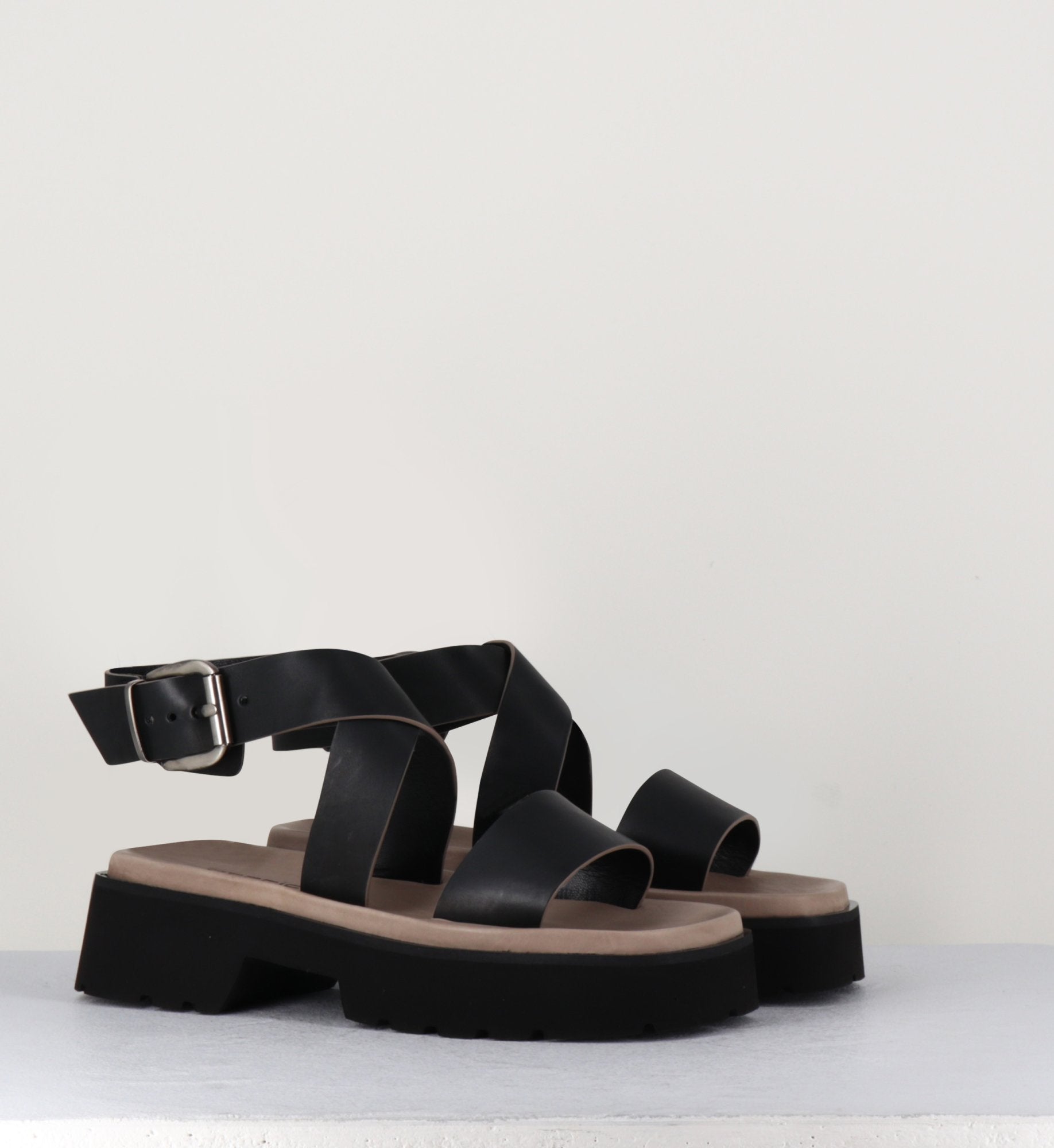 PE7426 NERO
