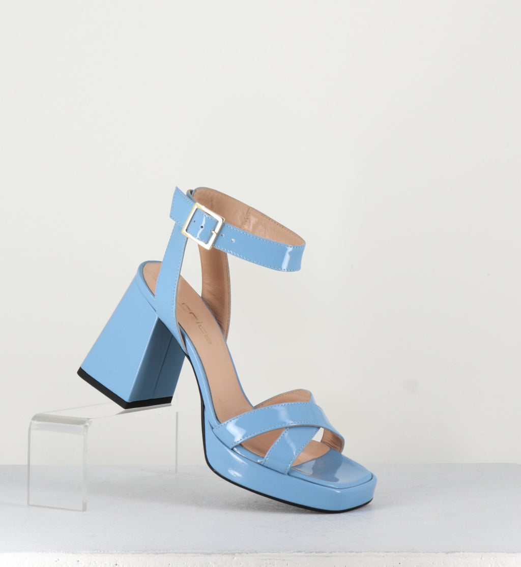 Sandales à plateforme en cuir vernis bleu - YEL3305 CELESTE