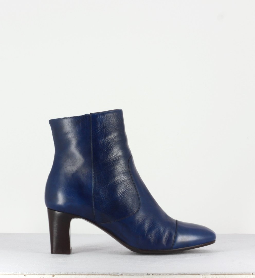 Bottines petit talons en cuir marine F568 - Garrice Lab