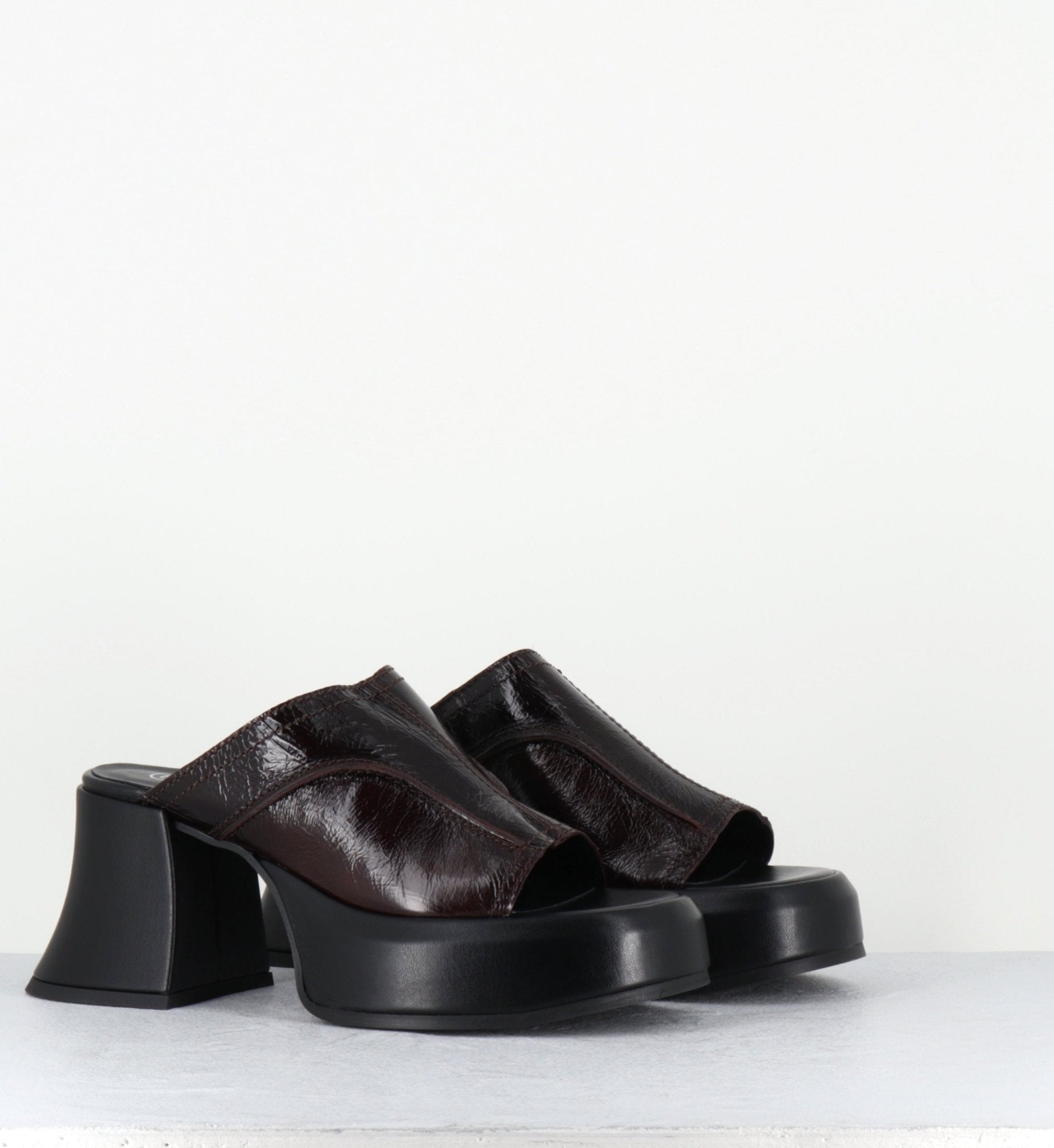 LOTA BROWN SANDAL