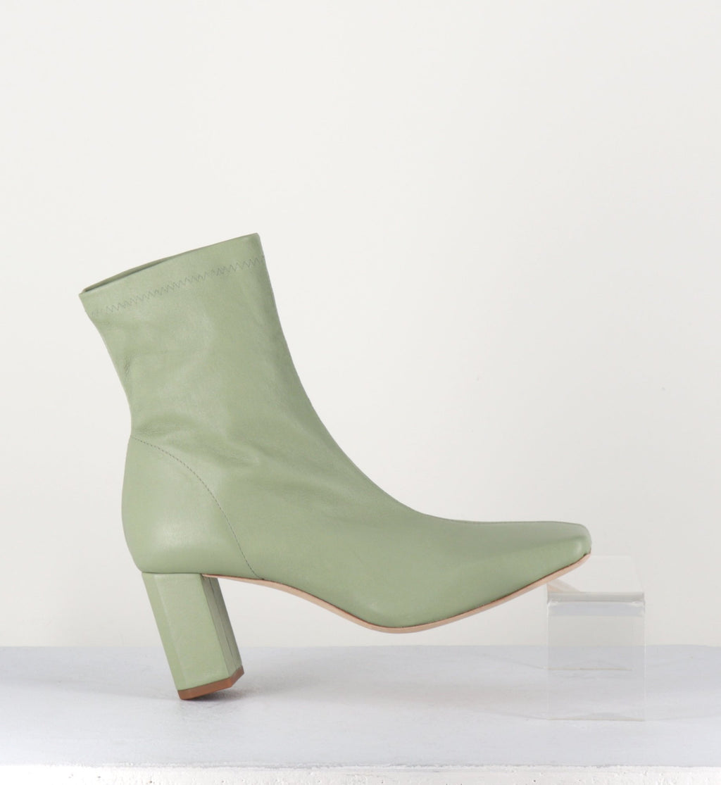 1A4352D LIGHT GREEN
