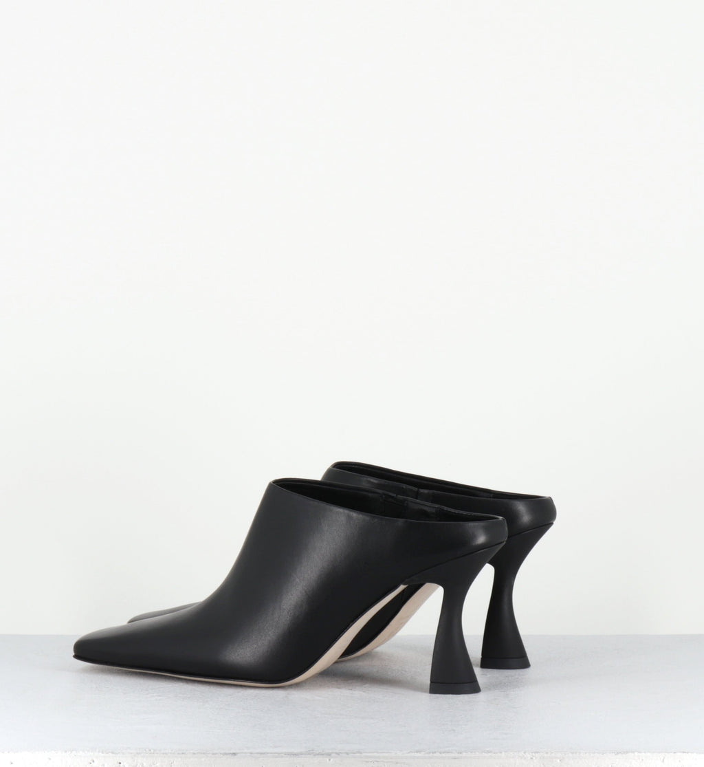 MANUELA BLACK MULES