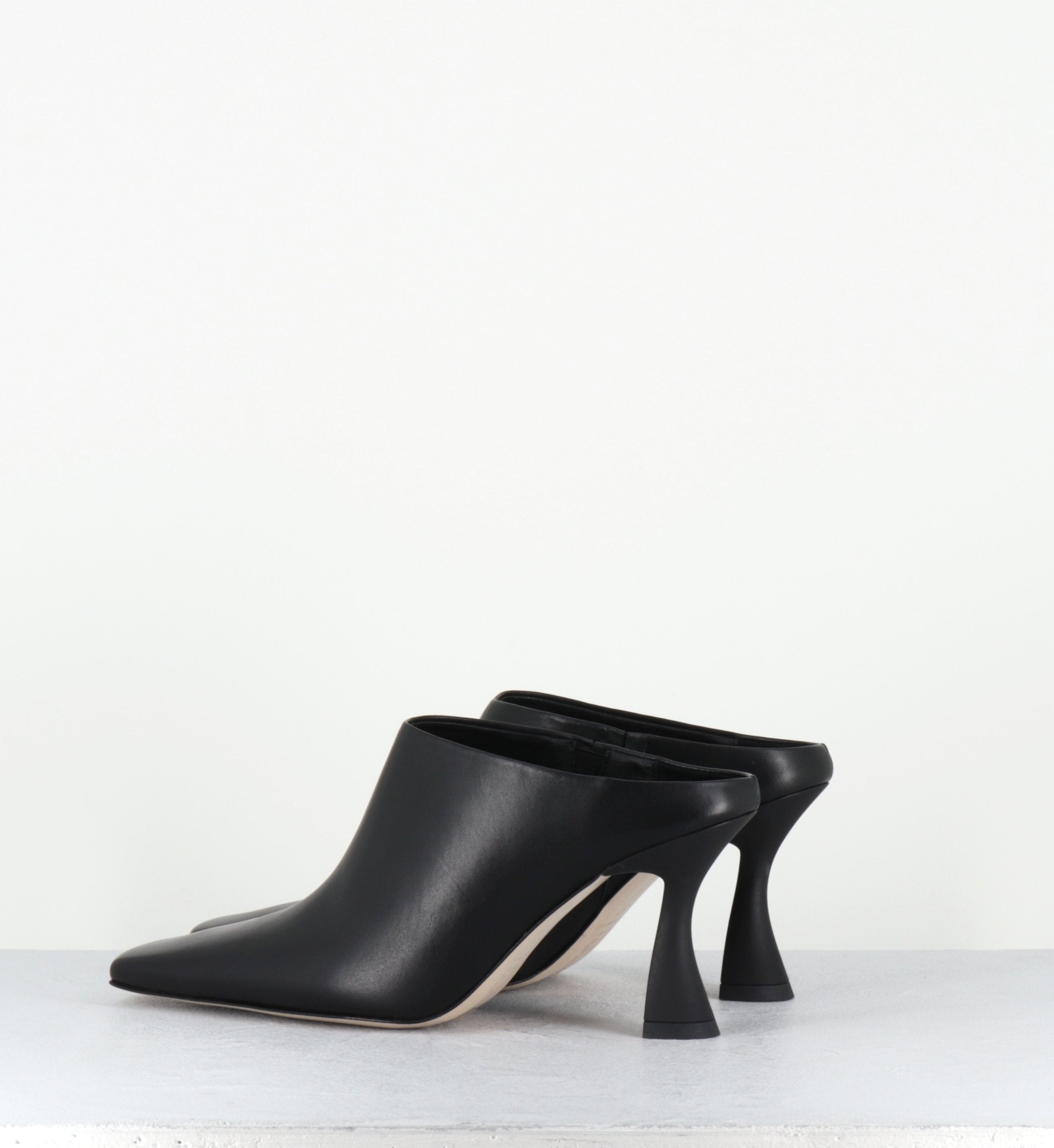 MANUELA BLACK MULES