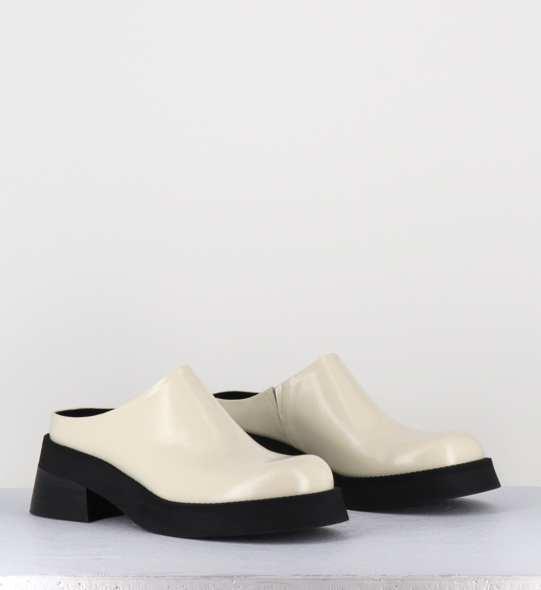 ODILE BEIGE MULES