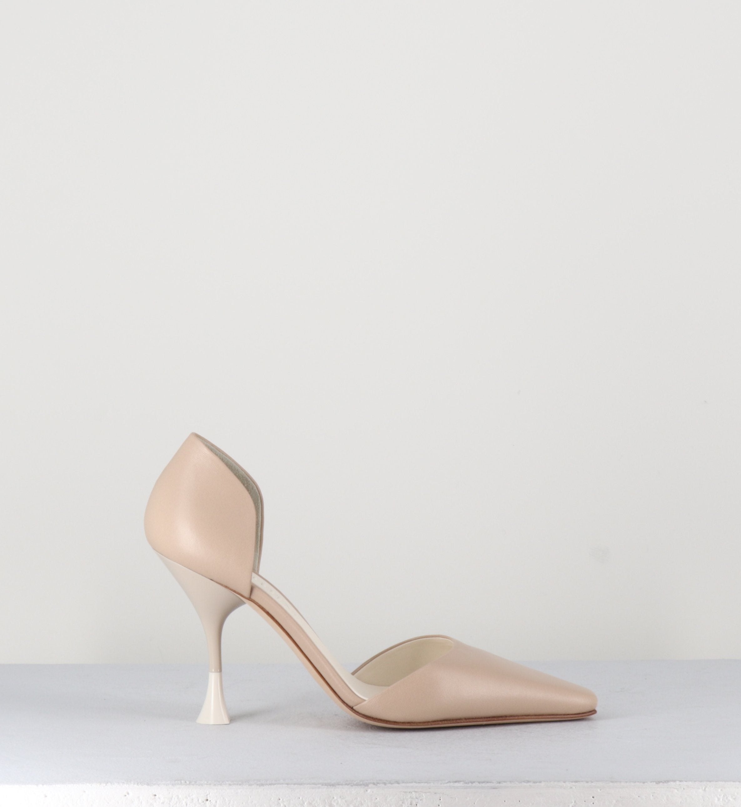 Escarpins en cuir beige 90s - HOLLY CRIS SAHARA