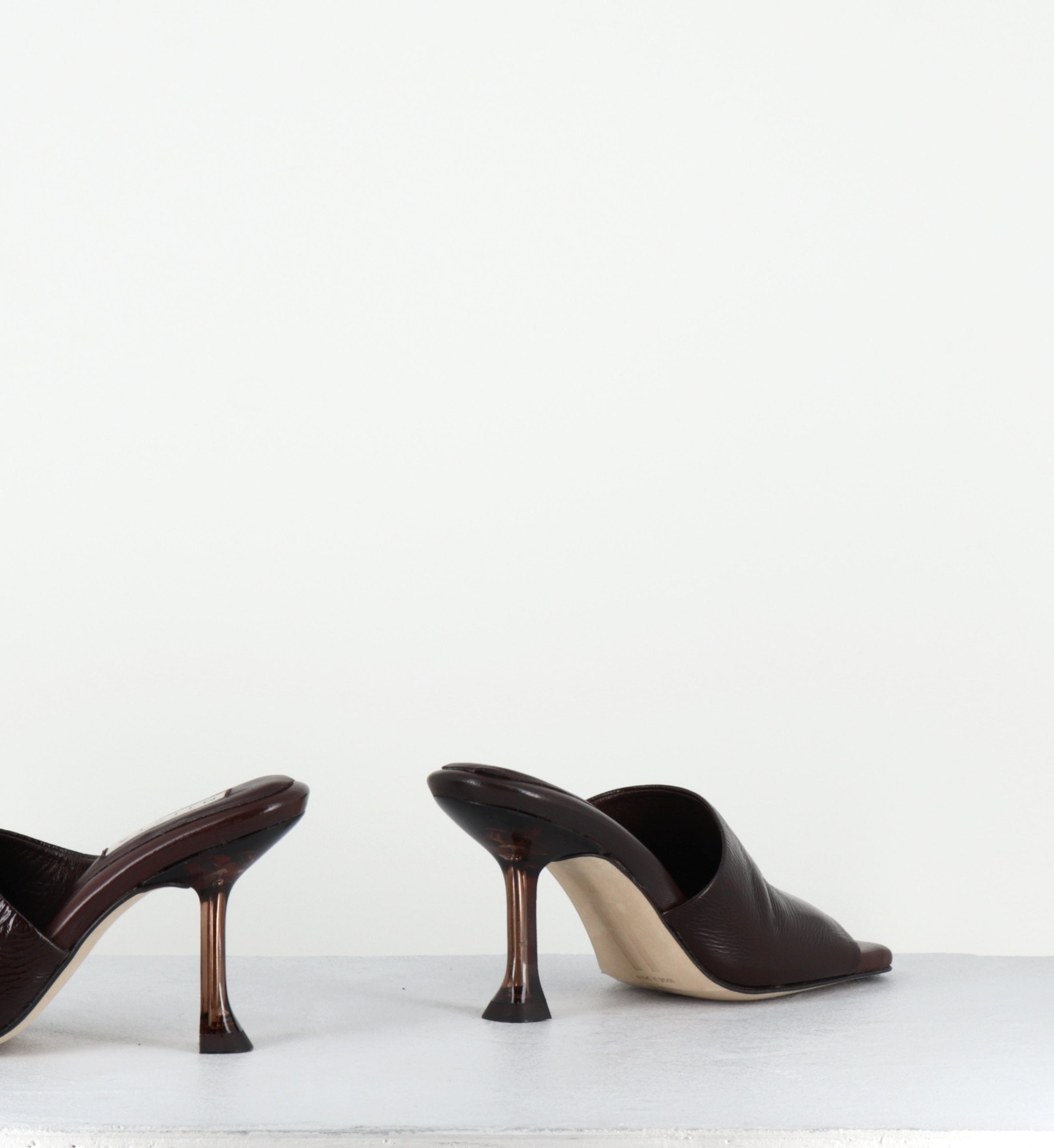 MIRI BROWN MULES