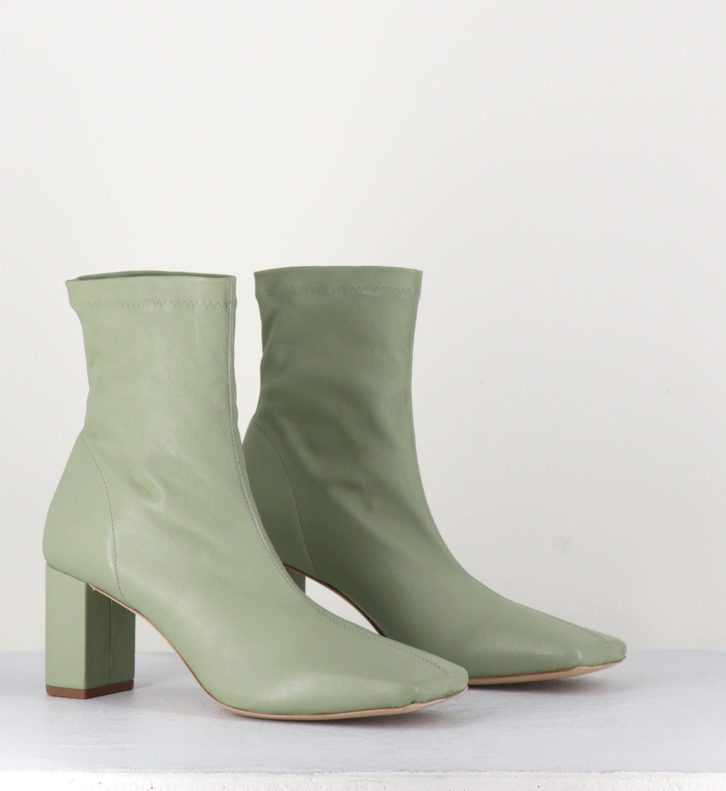 1A4352D LIGHT GREEN