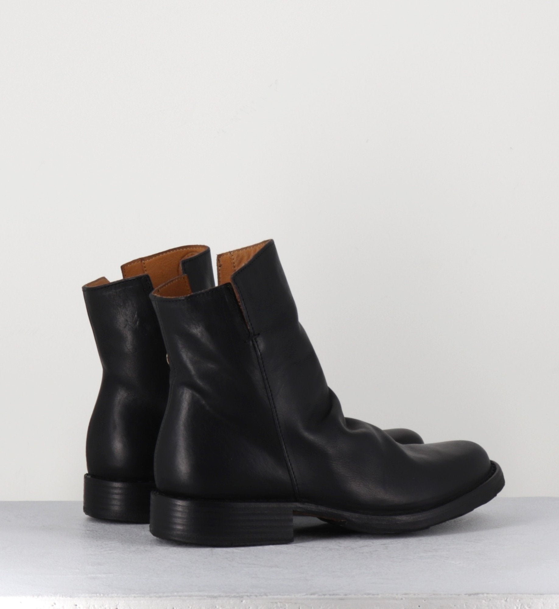 ELF-22 BLACK BOOTS