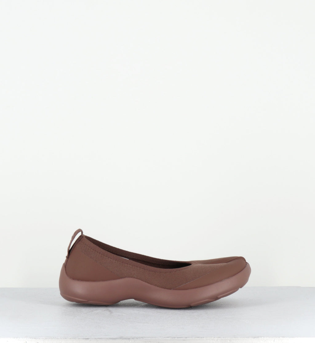 TABI BALLERINA CHOCOLATE