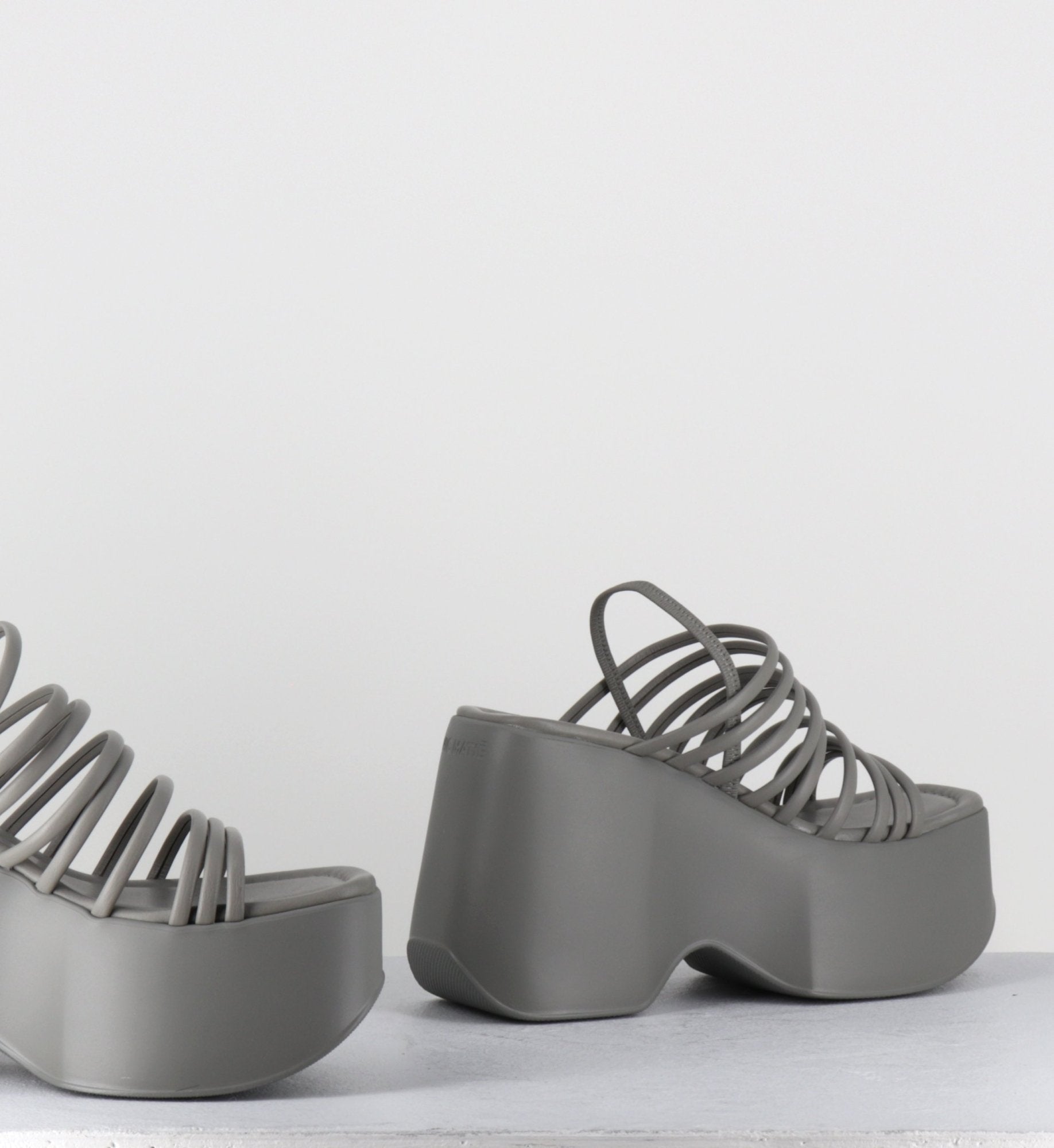 1C6758D TRAVEL LIGHT