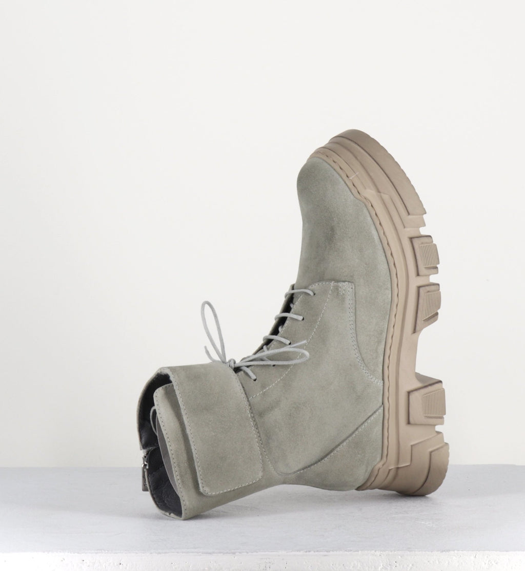 Boots à lacet en daim - 1001 SAND