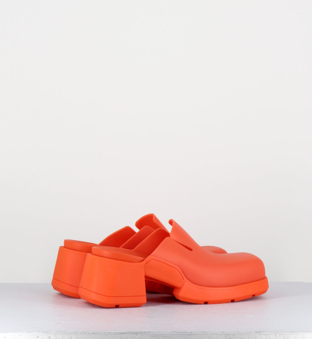 BLISSA ORANGE MULES