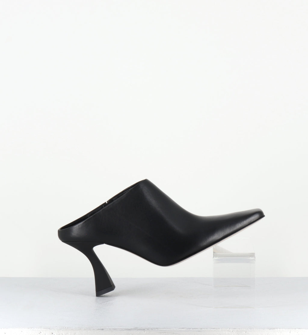 MANUELA BLACK MULES
