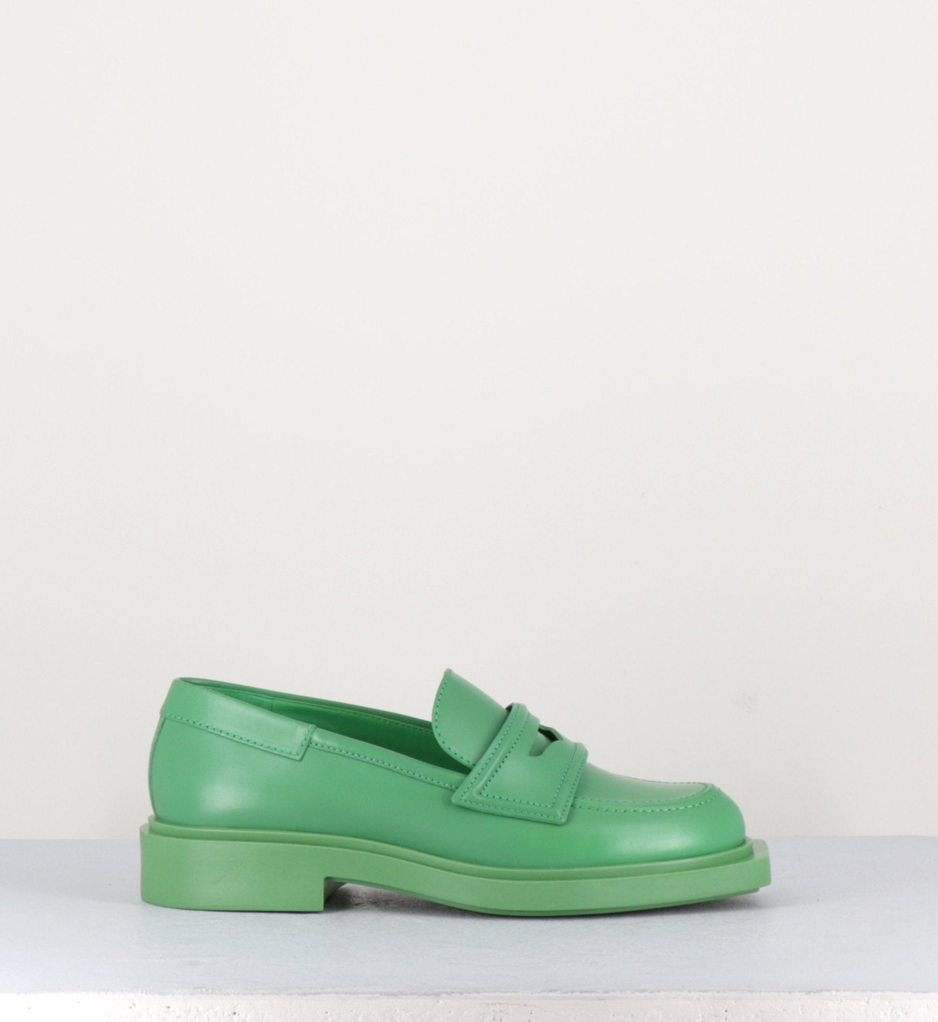 Mocassin en cuir lisse vert - VIOLA LEE GRASS