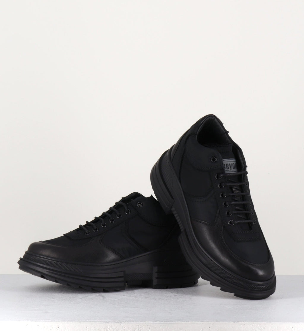 Baskets semelle épaisse en cuir et toile noir Beyond shoes - ALAYNA