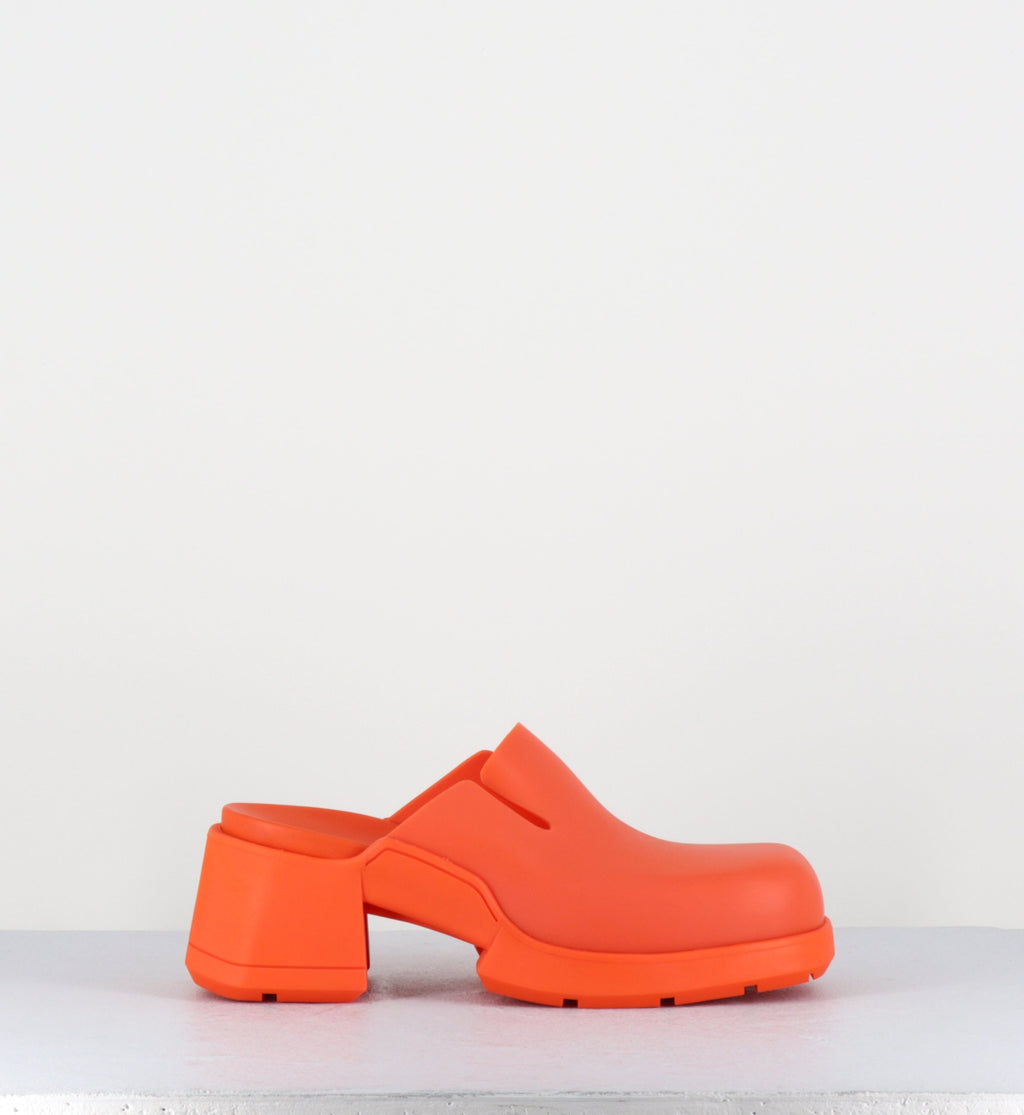 BLISSA ORANGE MULES