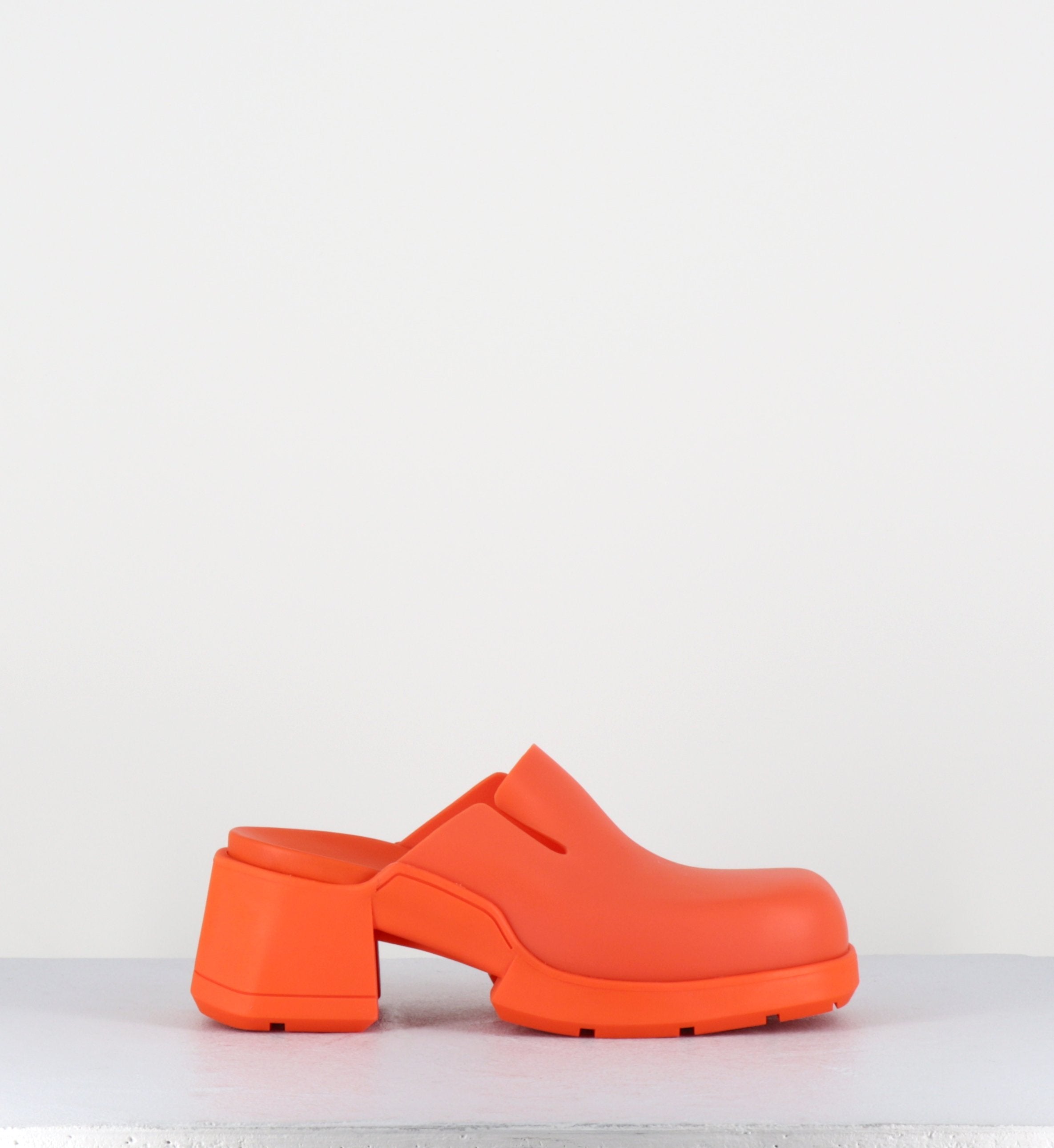 BLISSA ORANGE MULES