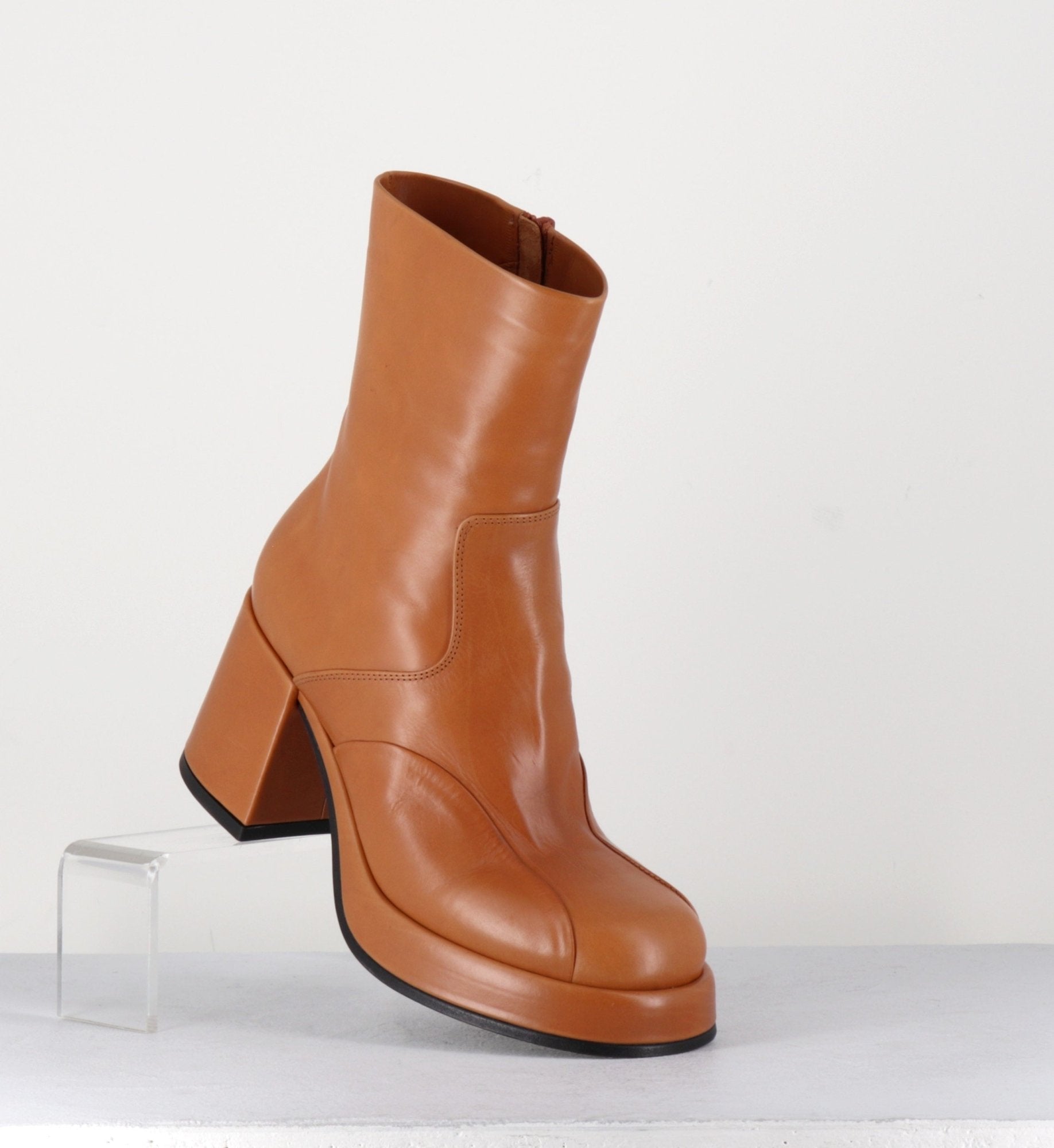Boots 70s en cuir beige - ARCHI CUOIO