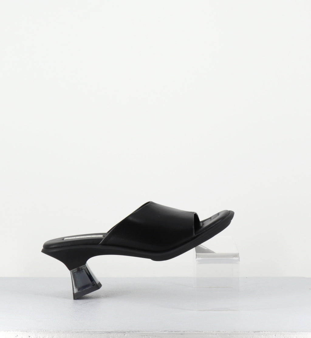 SYNTHIA BLACK SANDALS