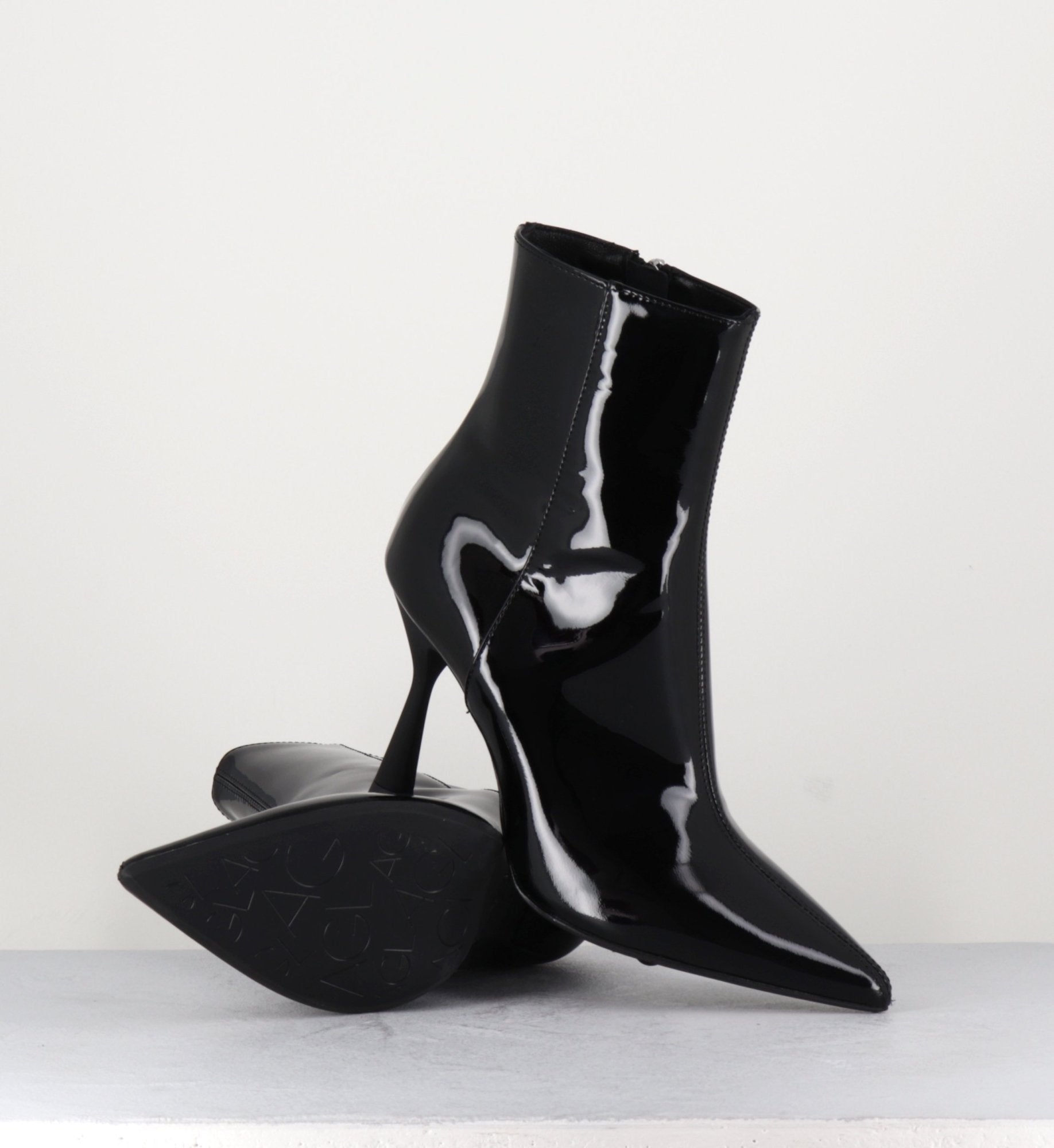 Boots bout pointu en cuir vernis noir - DEA SHINY