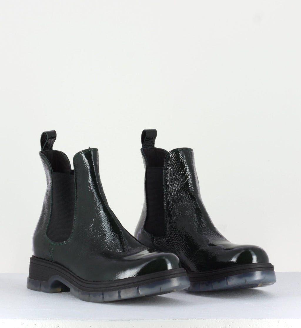 Bottines plate en cuir vernis vert foncé Sélection Garrice fru.it shoes - 5835V