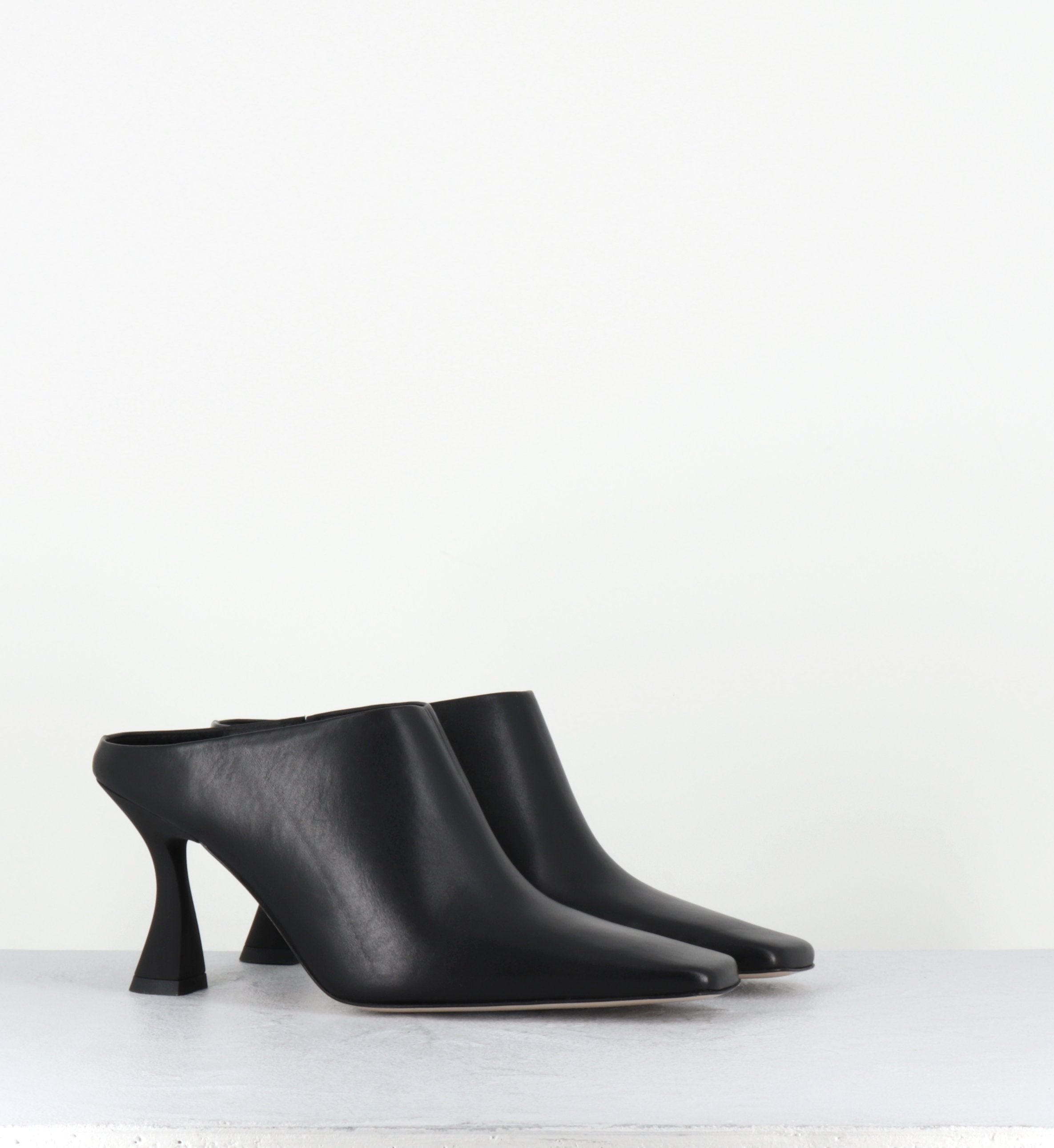 MANUELA BLACK MULES