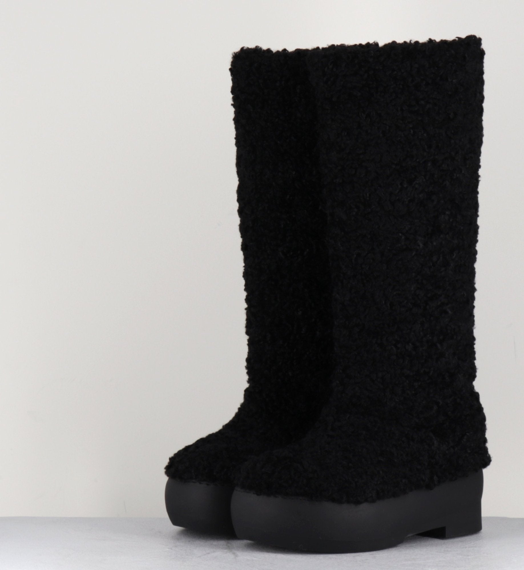 GIA-22 SHEARLING BLACK