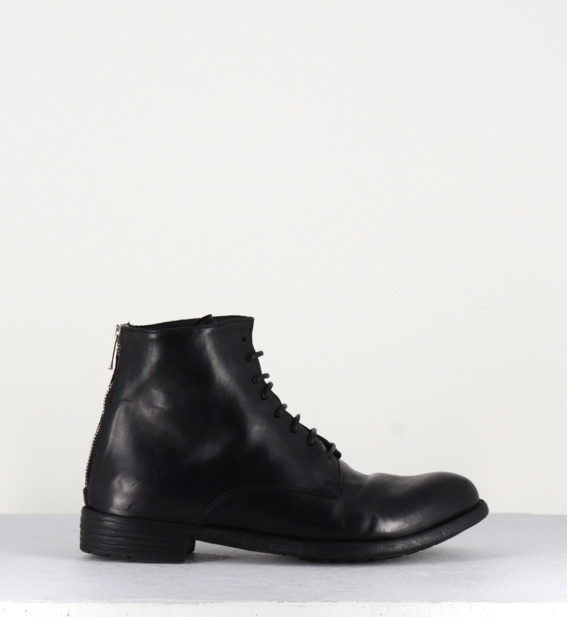 Bottines plates à lacets en cuir noir Officine Creative - MARS007