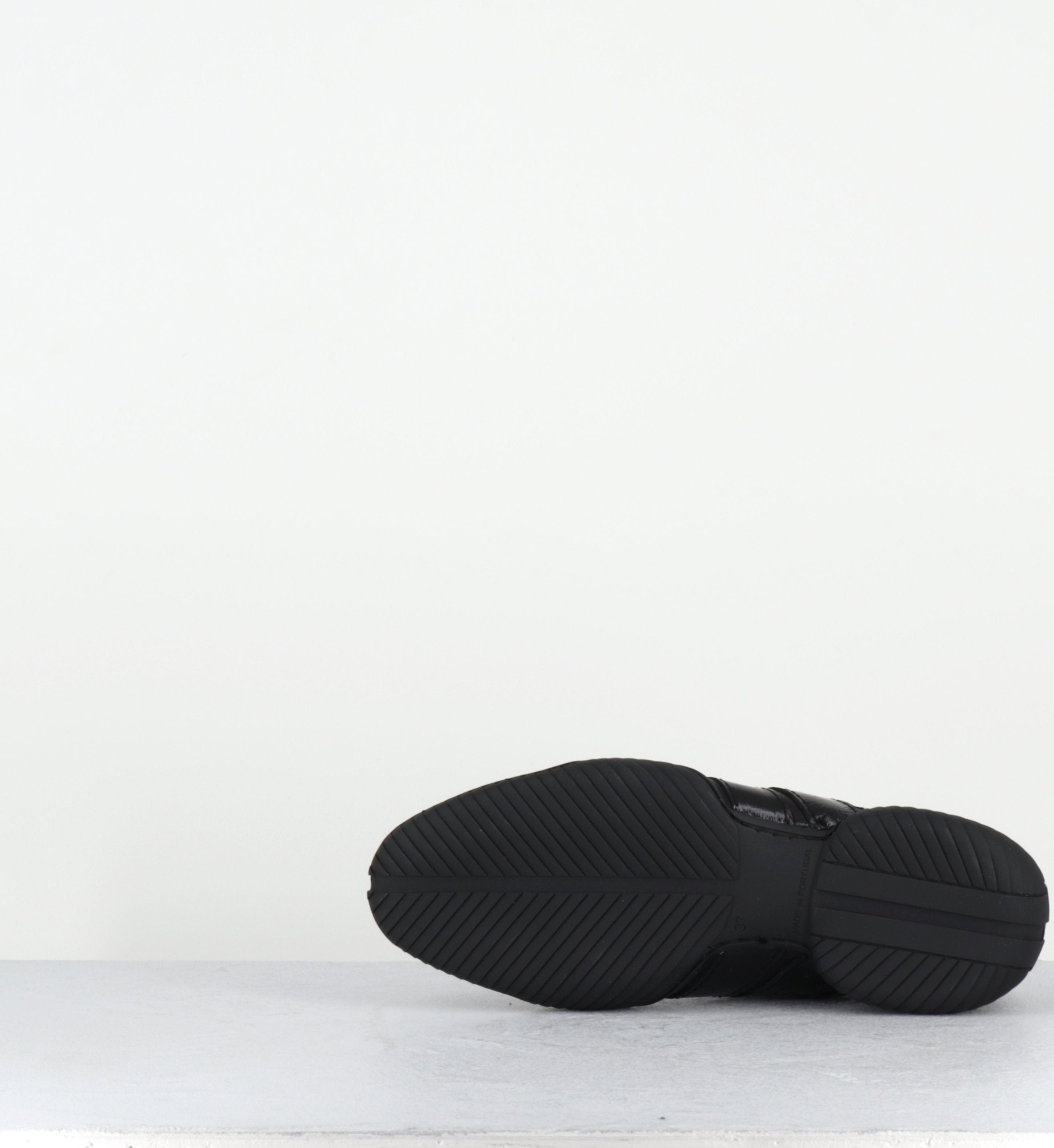 NIKOLETTA BLACK SNEAKERS