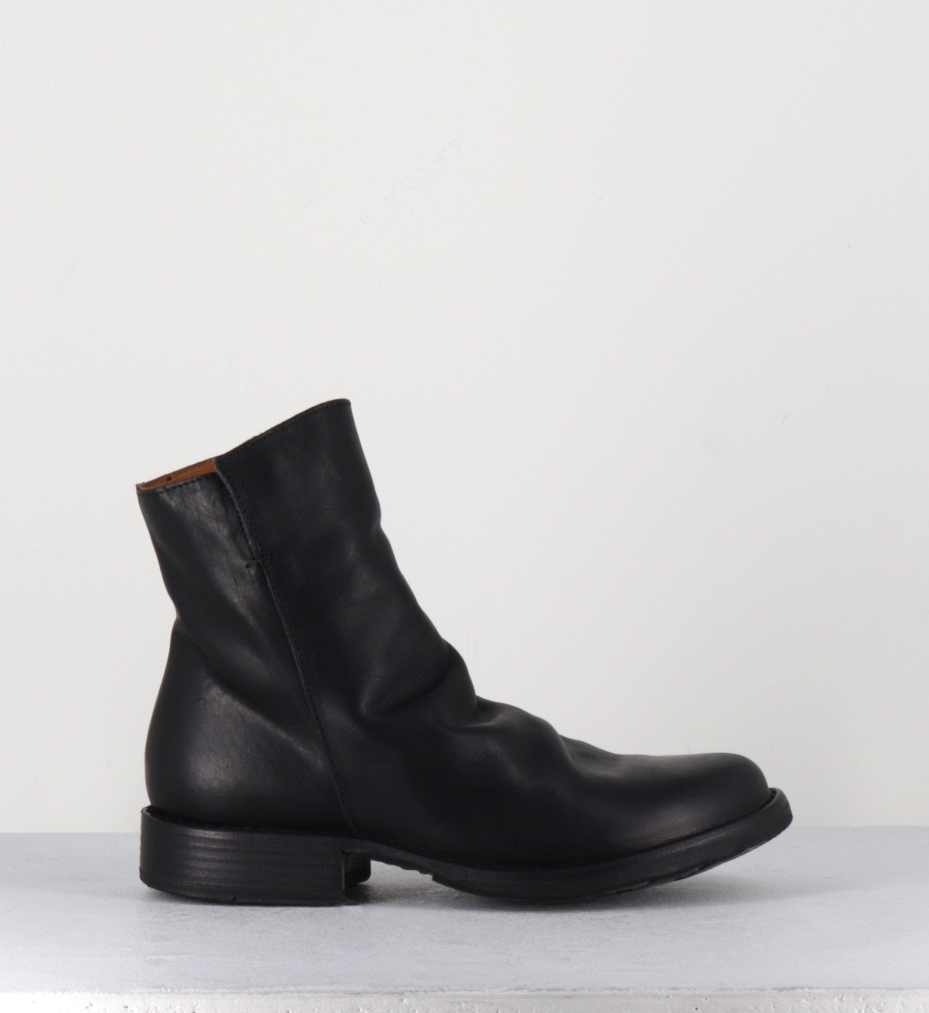 ELF-22 BLACK BOOTS