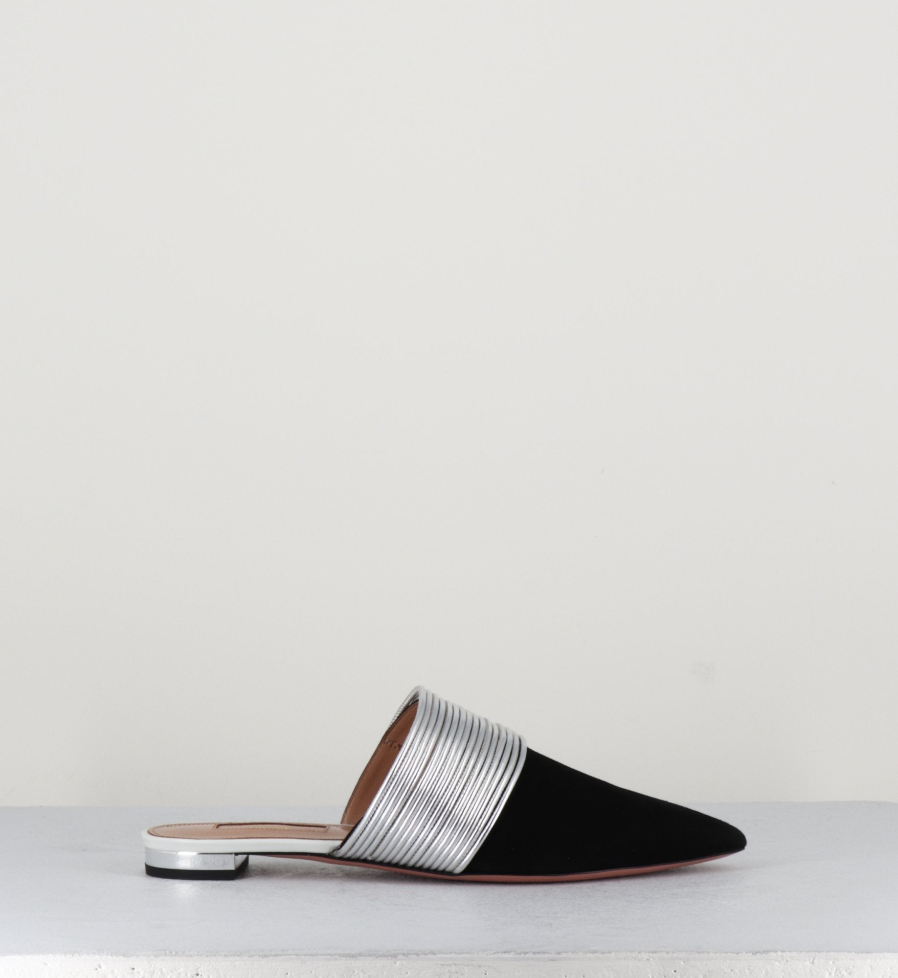 Mules en veau velours noir et  argent RENDEZ VOUS  MULE FLAT - Aquazzura