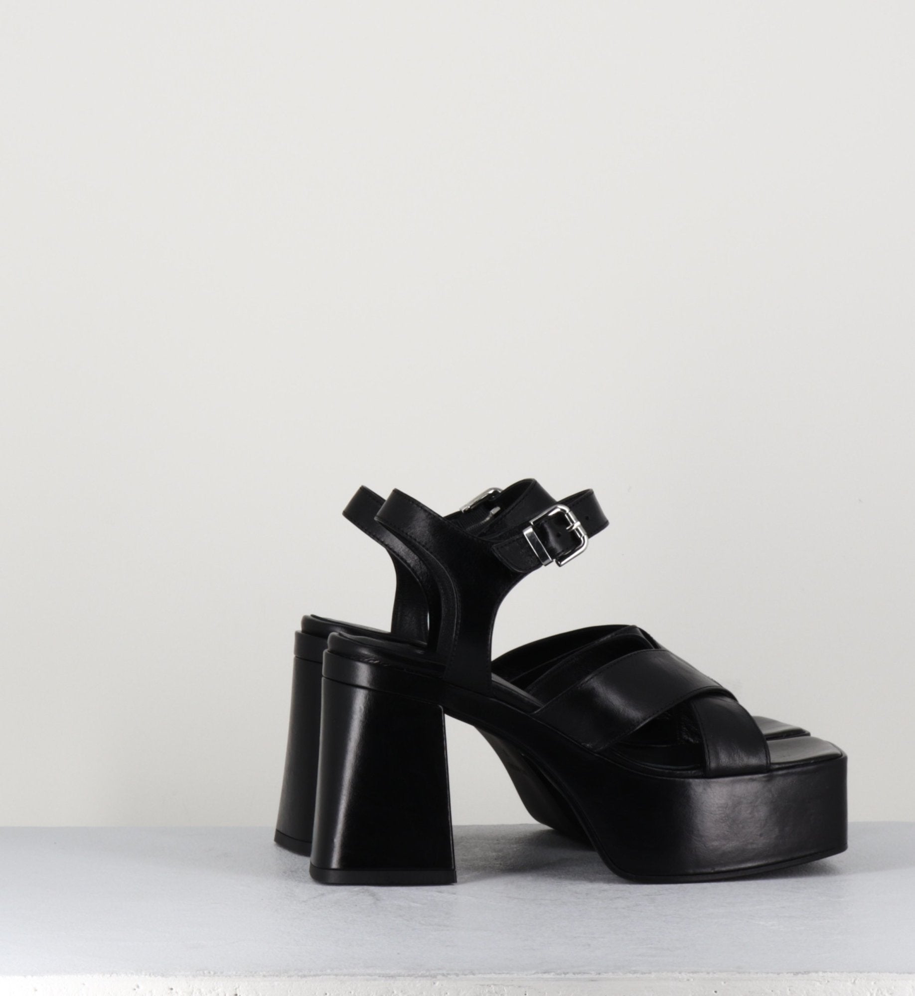 PE7637 NERO