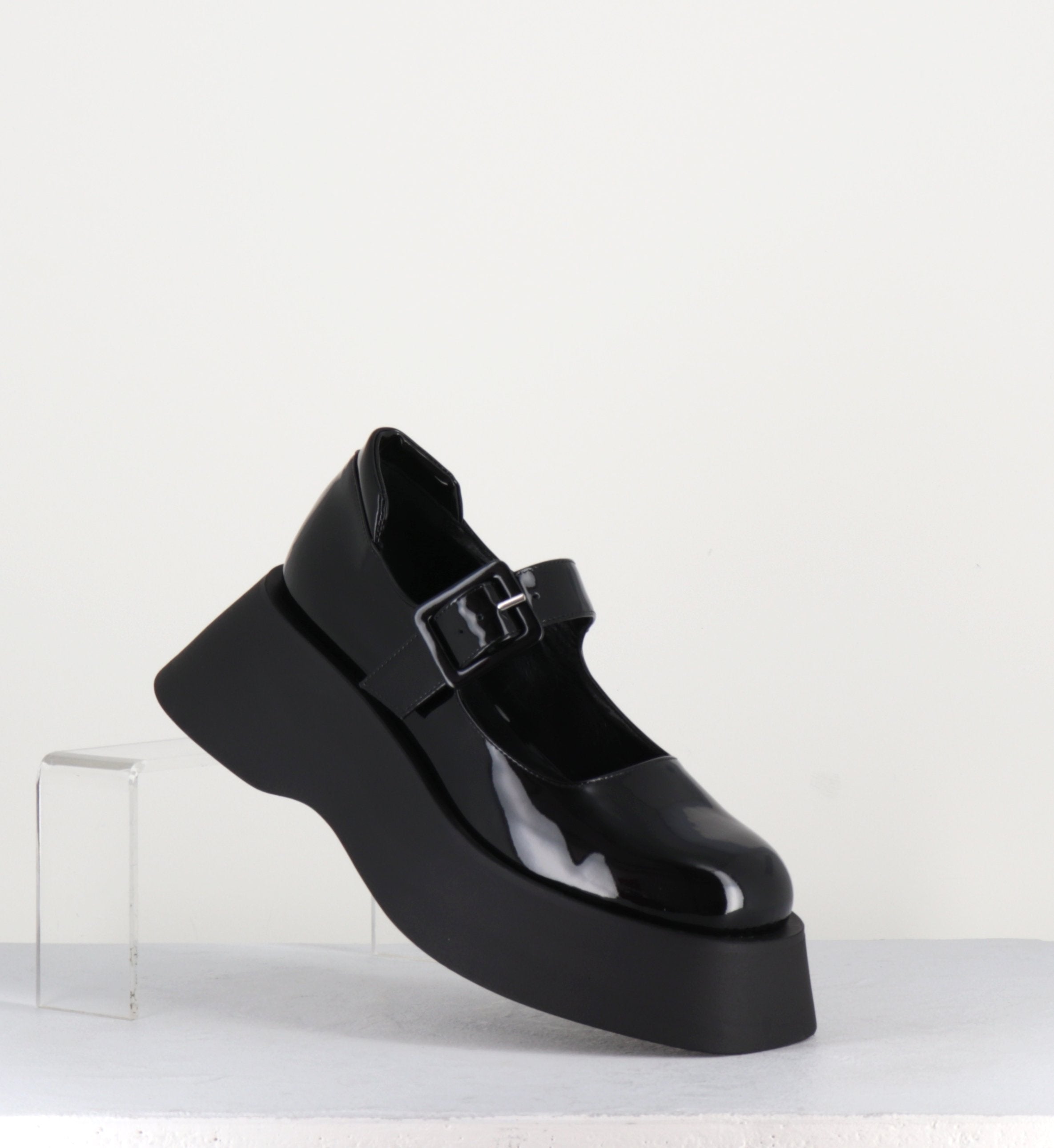 CORA VERNICE NERO